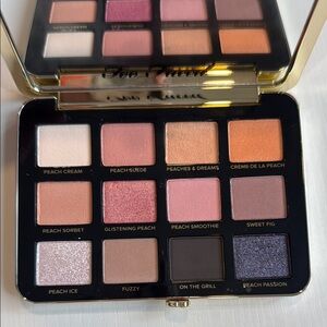 Too Faced LE White Peach Eyeshadow Palette